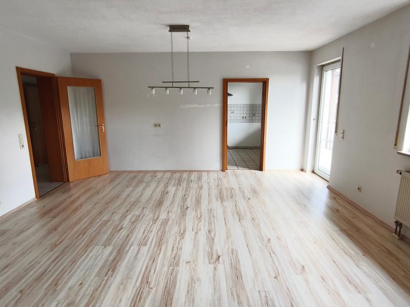 Ortsrandlage -3 Zi. Wohnung im EG mit Garage, Keller und Garten (auf Wunsch) - Photo 2