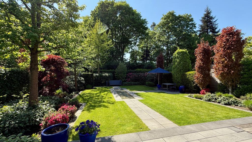 Blick in den wunderschönen Garten