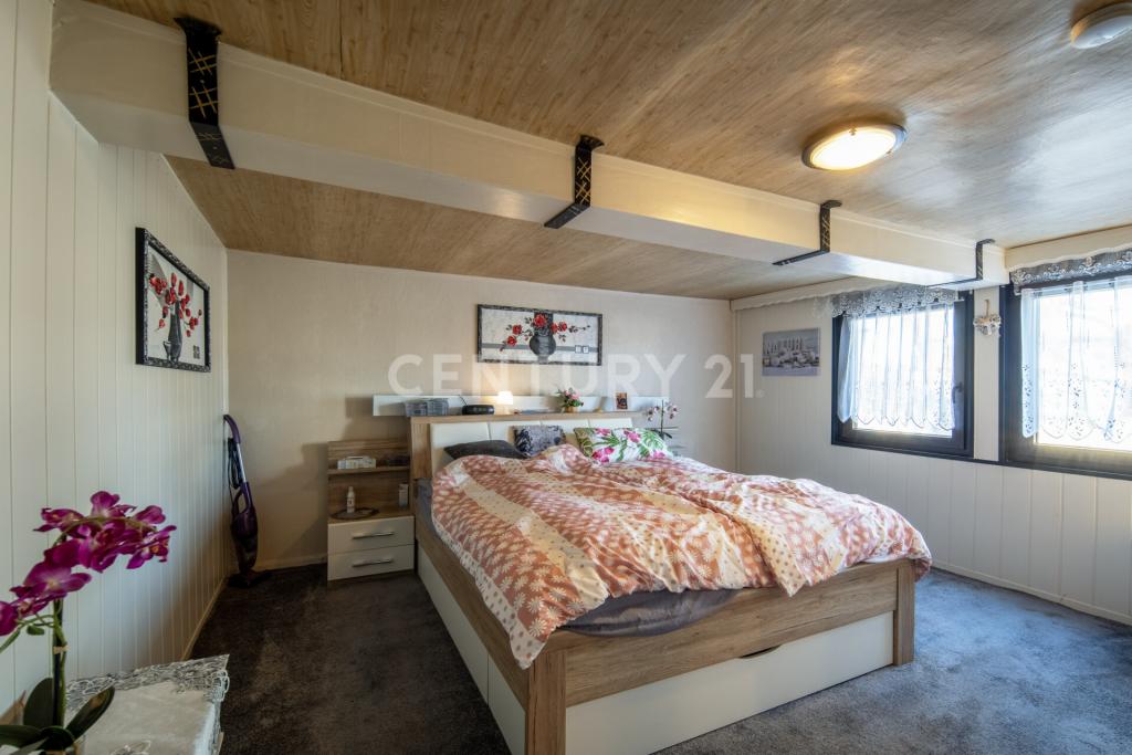 Elternschlafzimmer Vorderhaus