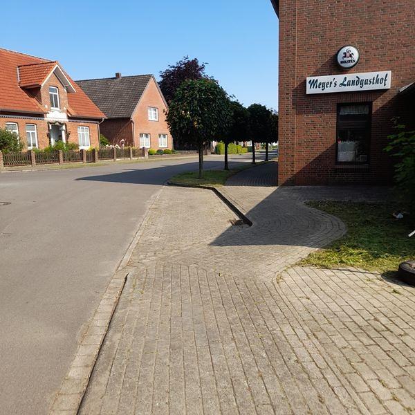 Blick auf die Straße 1.jpg