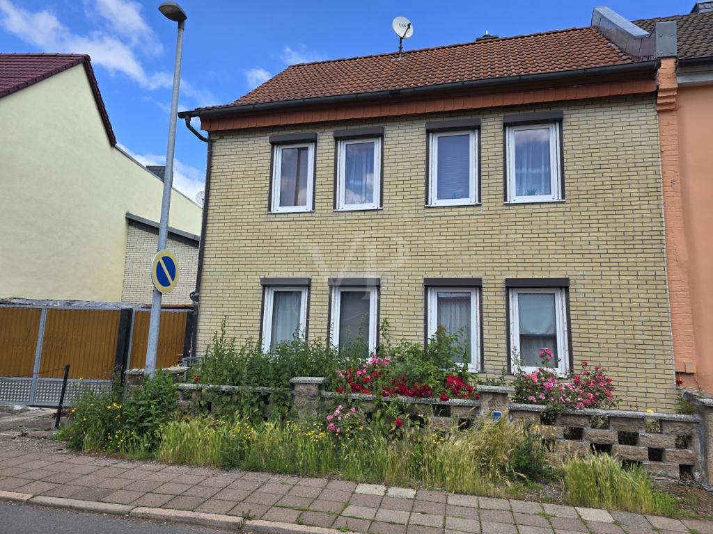 Straßenansicht (2)