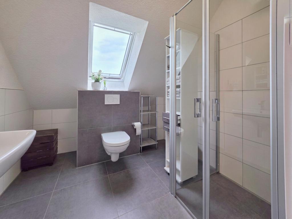 Moderne 4-Zimmerwohnung mit Balkon und Einbauküche im Stadtteil Haarentor - Foto 5
