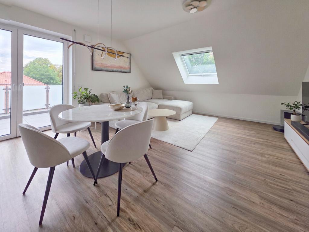 Moderne 4-Zimmerwohnung mit Balkon und Einbauküche im Stadtteil Haarentor - Foto 1