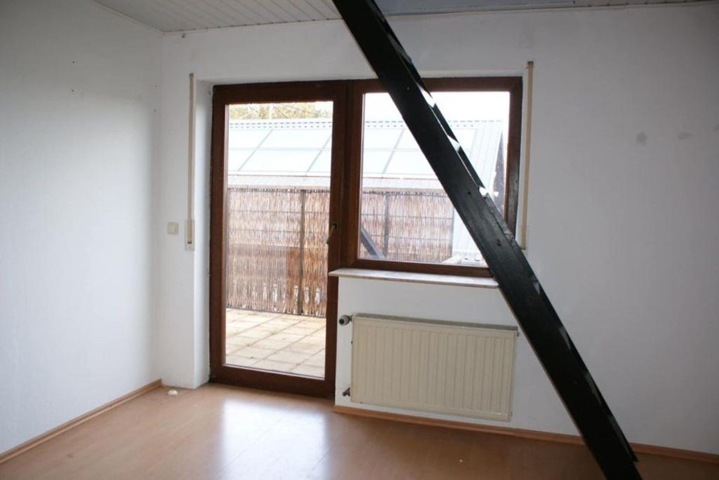 Helle 4 Zimmer Wohnung mit Balkon, ihr Sprung in ein neues Wohngefühl ! - Photo 1