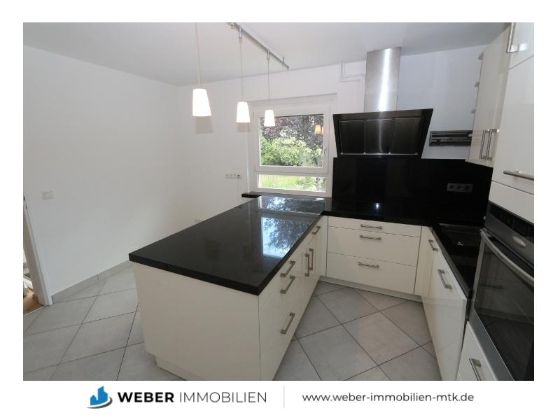 Küche mit Einbauküche Bild 1