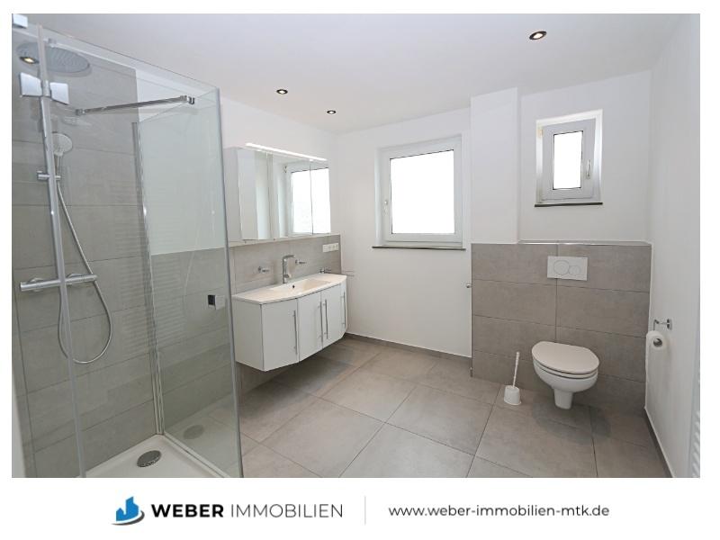 ++ 4 Zimmer + SONNEN-Balkon + Tageslichtbad + Einbauküche + 6 Familienhaus ++ - Foto 3