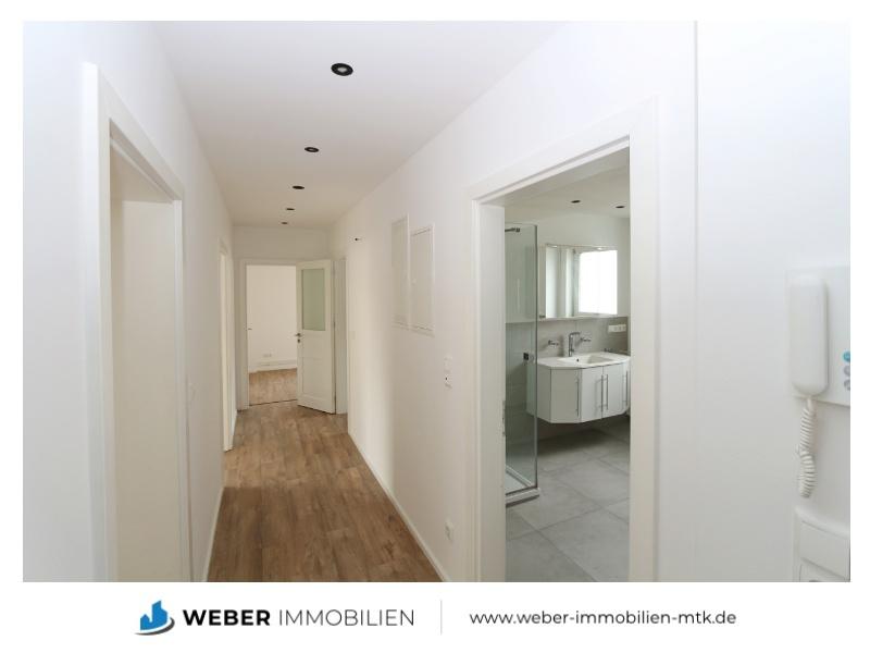 ++ 4 Zimmer + SONNEN-Balkon + Tageslichtbad + Einbauküche + 6 Familienhaus ++ - Foto 5