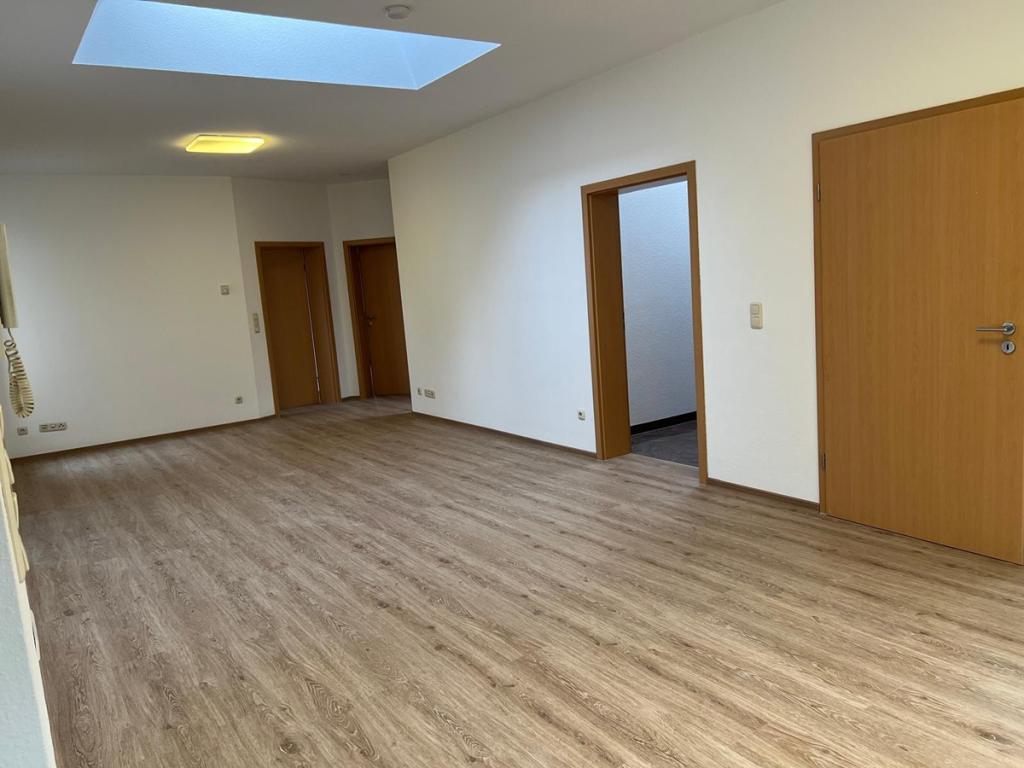 Helle barrierefreie 4-Zimmerwohnung in zentrale Lage in Bad Vilbel / 7 Minuten zur S-Bahn - Foto 5