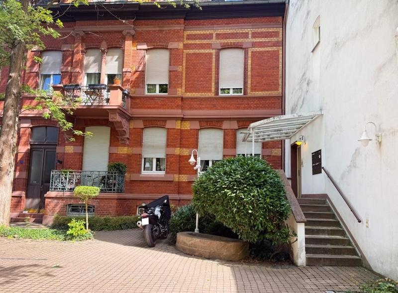 Innenhof + Hauseingang