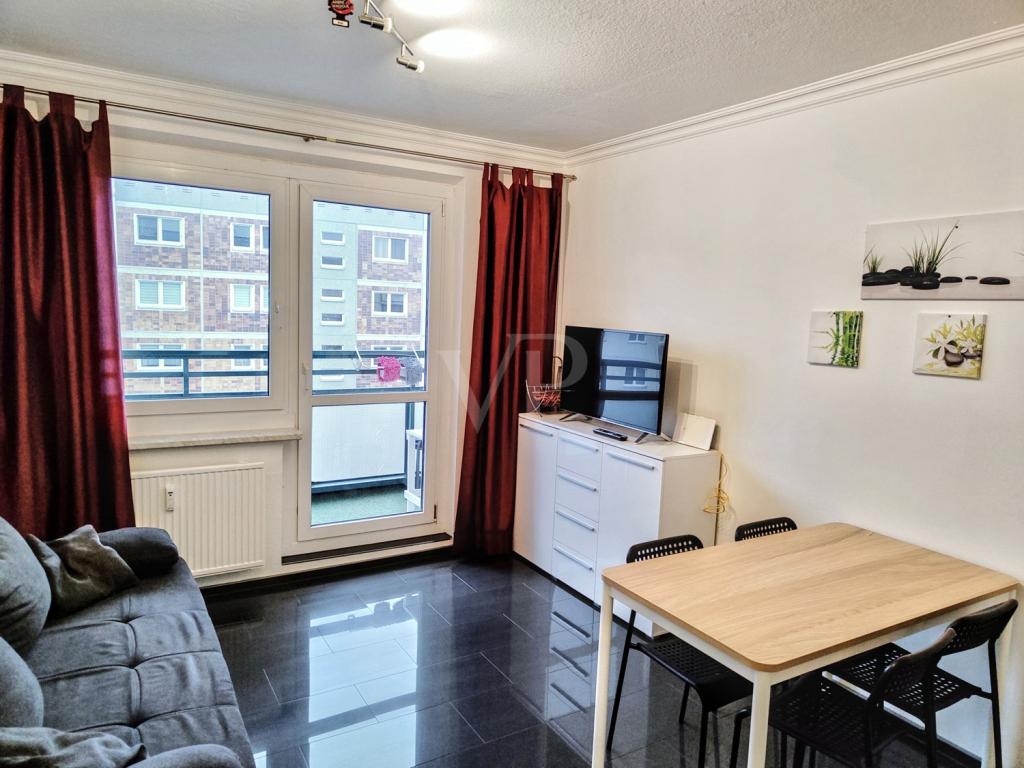 Wohn- und Esszimmer und Küche