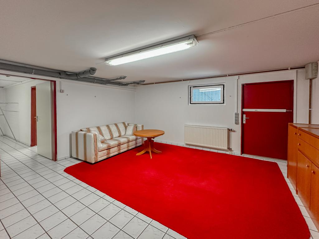 Kellerraum mit Hinterausgang