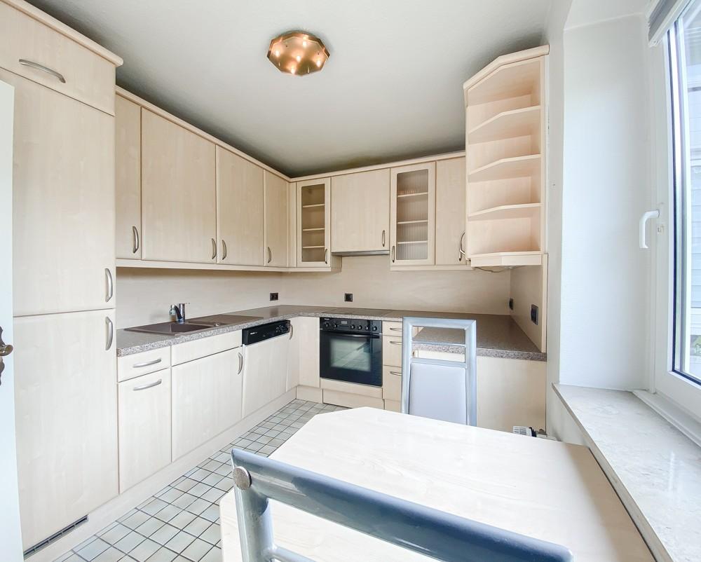 Lichtdurchflutete 4-Zimmer-Wohnung mit offener Küche und Loggia mit Weitblick - Foto 5
