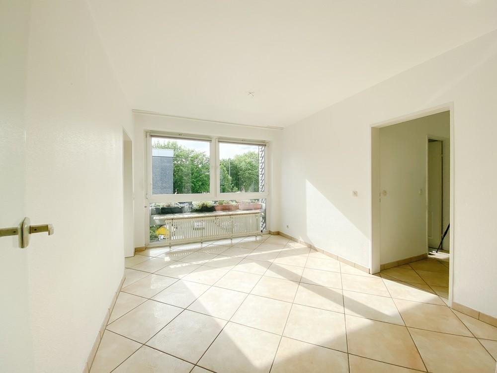 Lichtdurchflutete 4-Zimmer-Wohnung mit offener Küche und Loggia mit Weitblick - Foto 3
