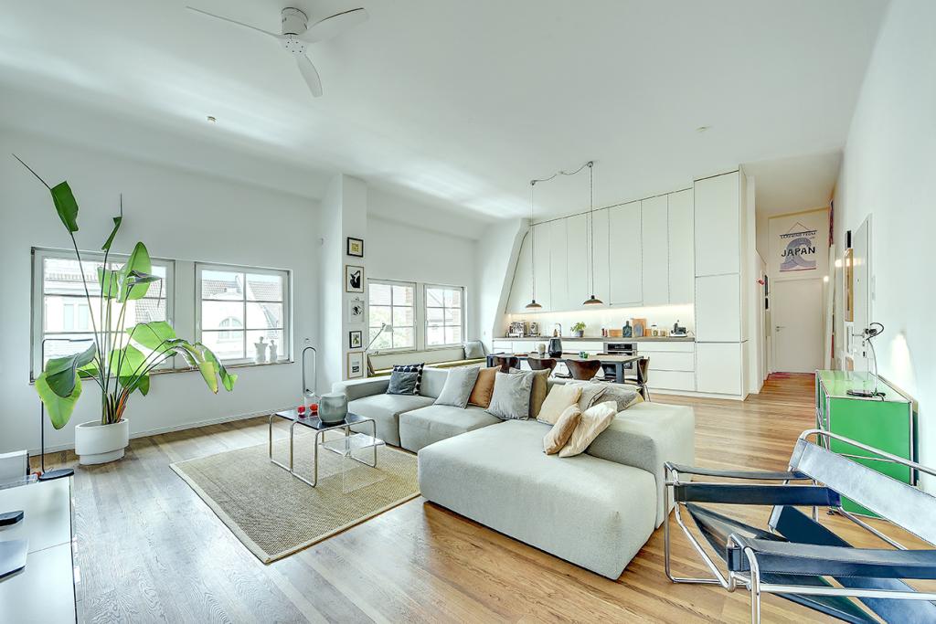 Historischer Charme trifft modernes Design – außergewöhnliche Altbauwohnung mit Stil - Photo 2