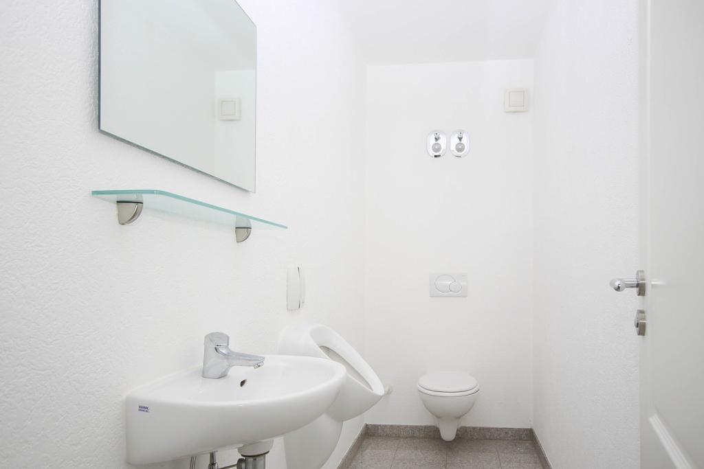 Großzügige Erdgeschosswohnung mit großem Balkon in ruhiger Lage - Foto 3