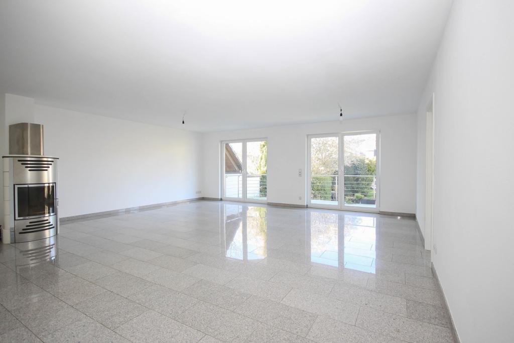 Großzügige Erdgeschosswohnung mit großem Balkon in ruhiger Lage - Foto 1