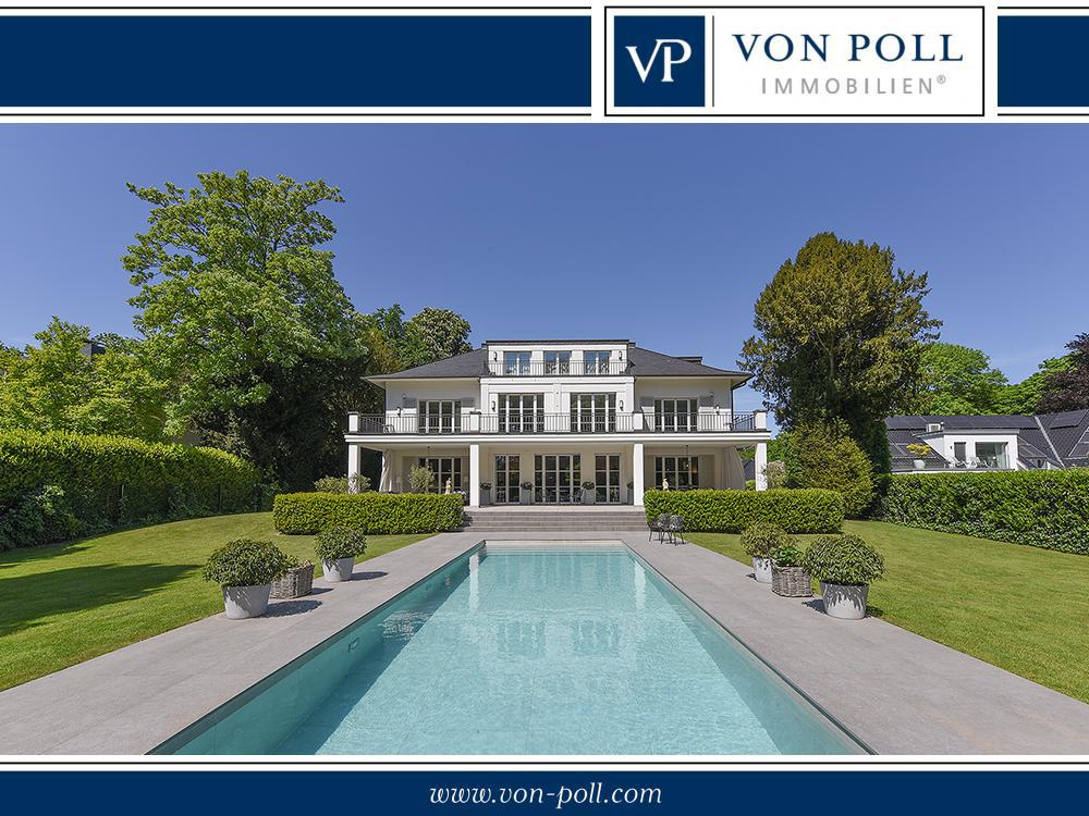 Gartenansicht mit Pool