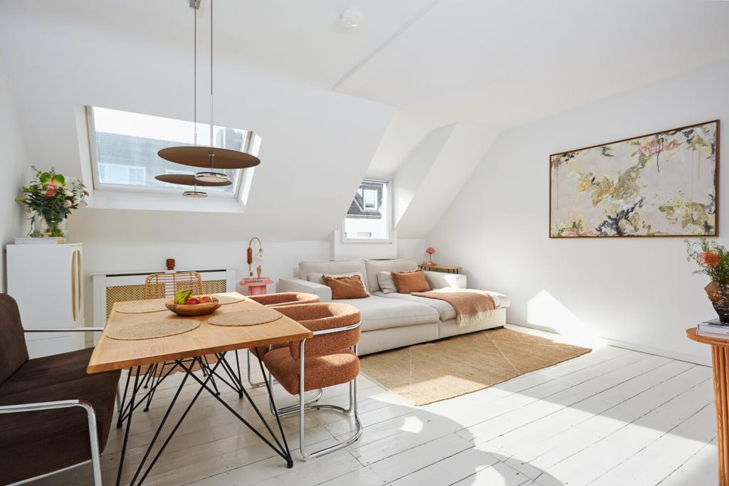 Charmante und sanierte Altbauwohnung mit viel Licht - Foto 2
