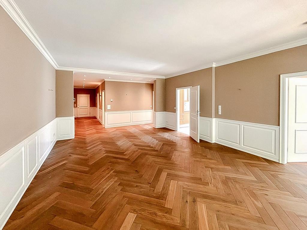 Exklusives Wohnen mit Rheinblick - Einbauküche und TG inklusive - Photo 2