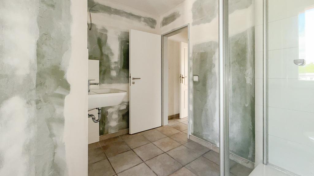 Großzügiges Appartement mit 2 Balkonen in zentraler Lage! - Photo 1
