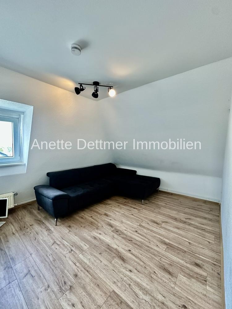 Dachgeschosswohnung Modernisiert in Seelze Letter 2 Zimmer, Küche, Bad. - Photo 1
