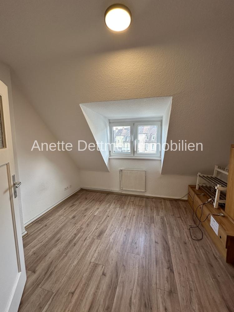 Dachgeschosswohnung Modernisiert in Seelze Letter 2 Zimmer, Küche, Bad. - Photo 5