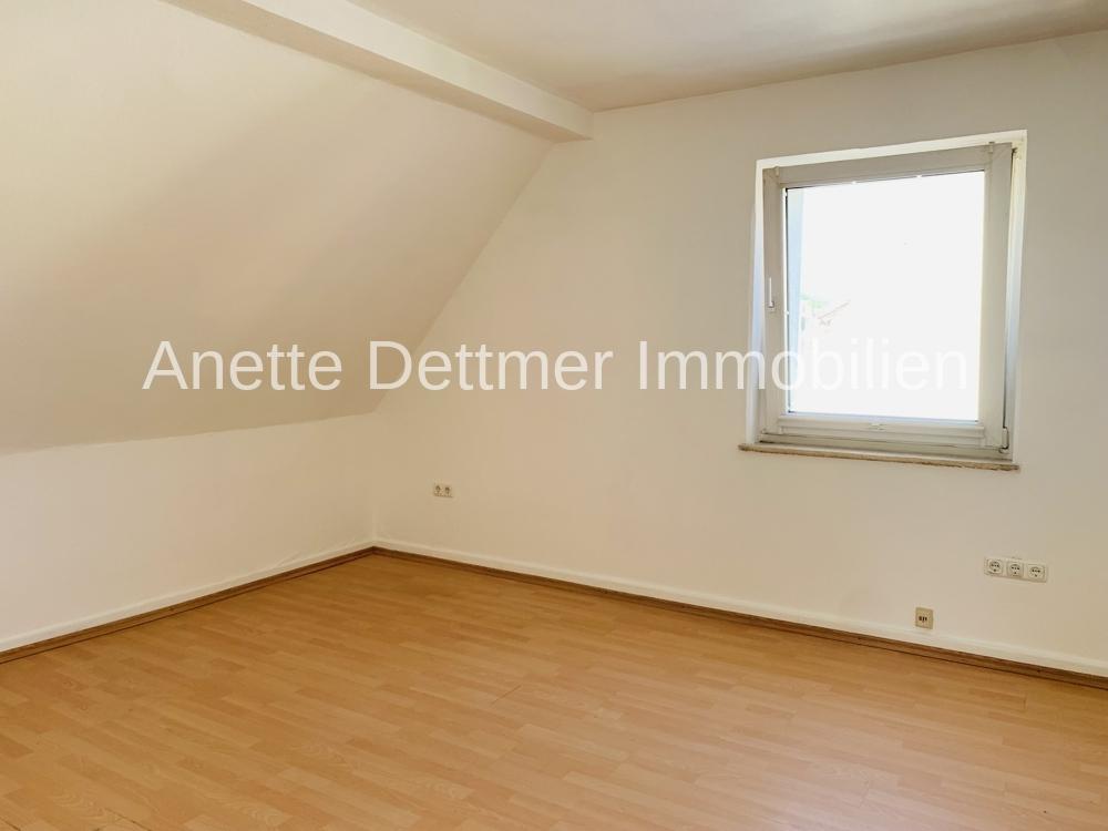 3-Zimmer-Dachgeschosswohnung in ruhiger, zentrumsnaher Lage - Photo 1