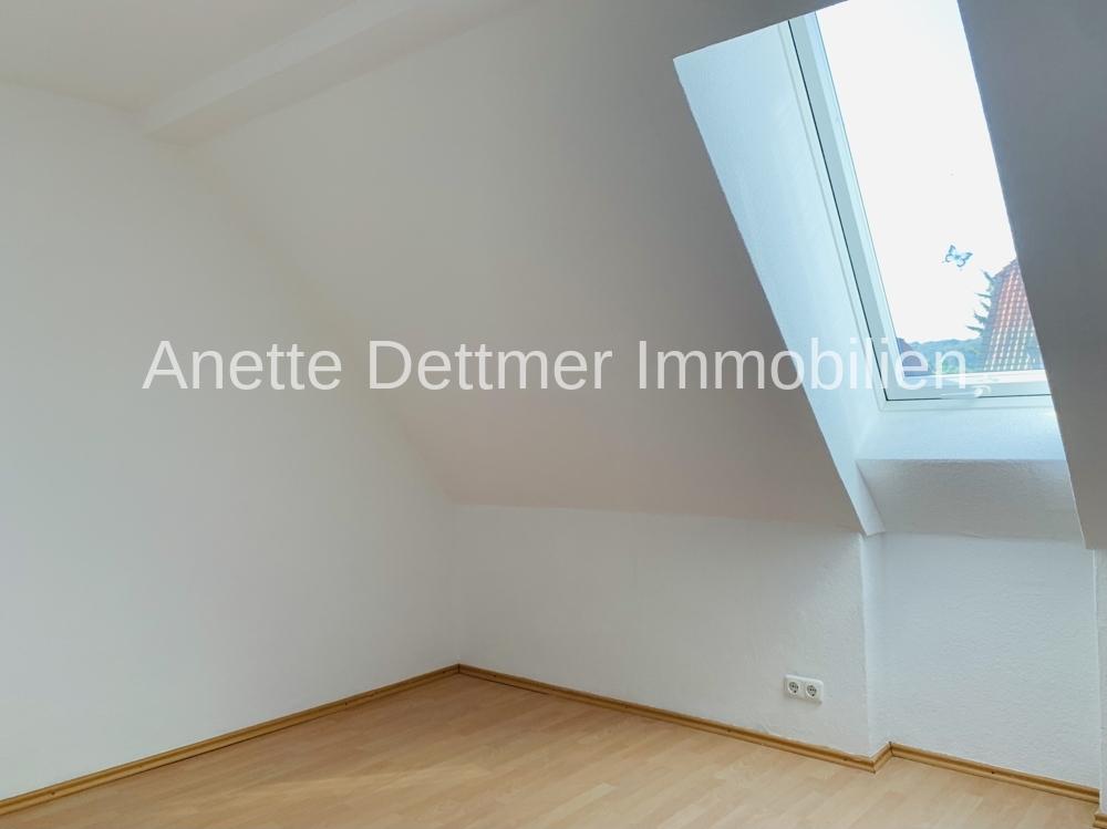 3-Zimmer-Dachgeschosswohnung in ruhiger, zentrumsnaher Lage - Photo 2
