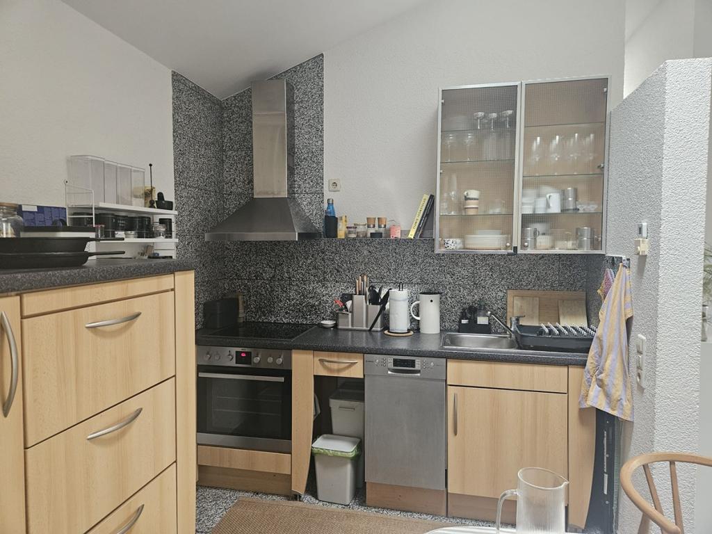 Gemütliche 2-Zimmer-Penthouse-Wohnung mit Balkon und Einbauküche in Wehr - Photo 1