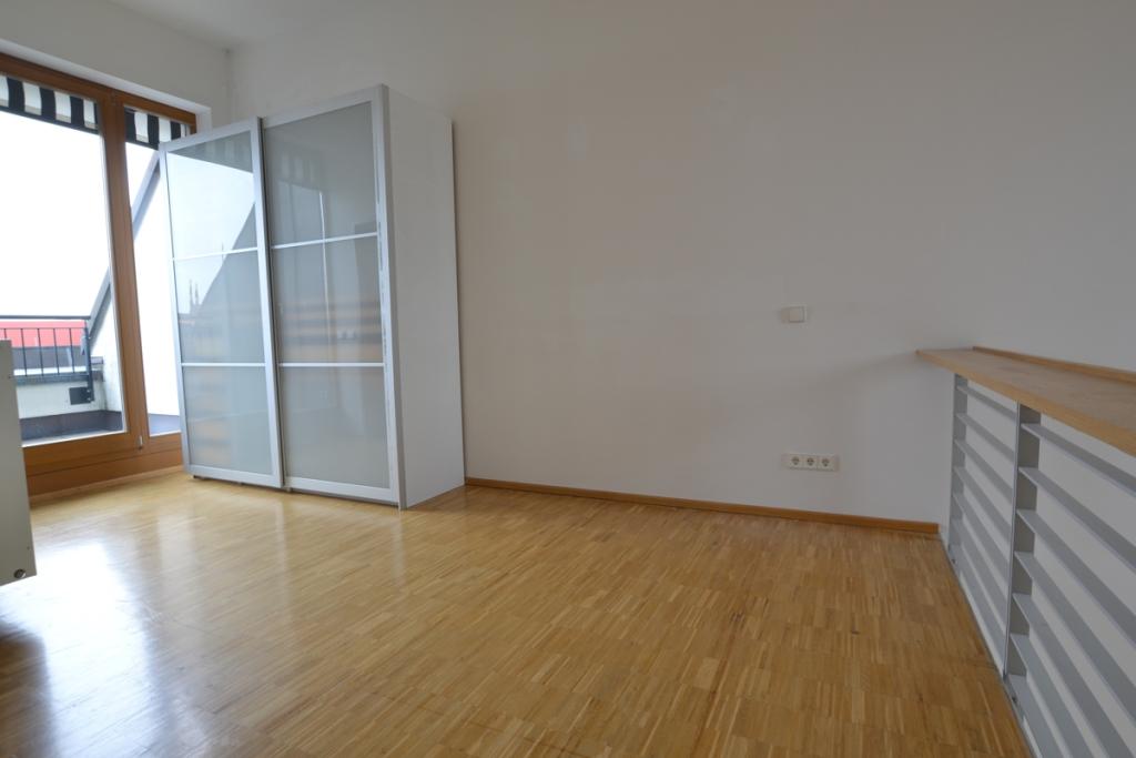 I Galeriewohnung im Zentrum I 2 Ebenen I Terrasse I Cityblick I - Foto 3
