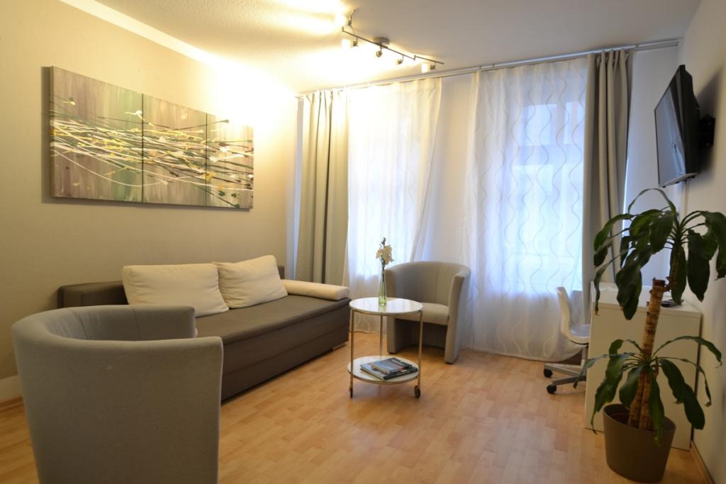 I Gemütliche & möblierte 2-Raum-Wohnung in beliebter Kiezlage an der Karl-Heine-Straße I - Foto 1