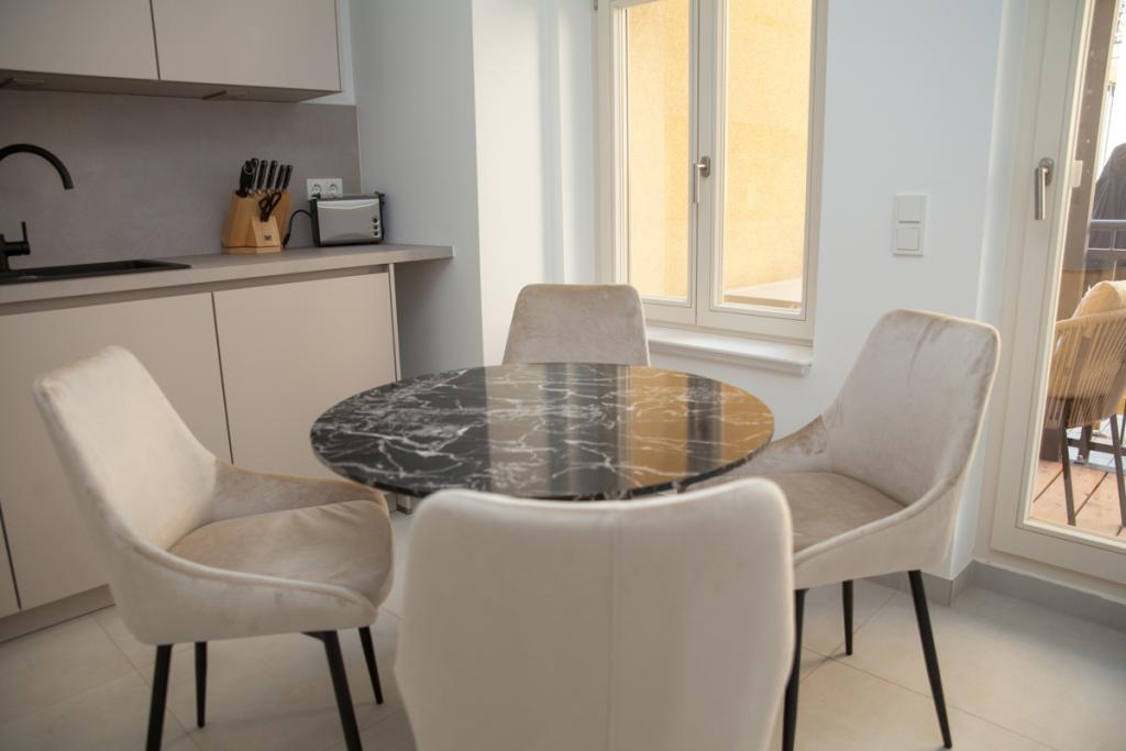 - Tolles Studentenapartment mit Einbauküche - - Photo 3