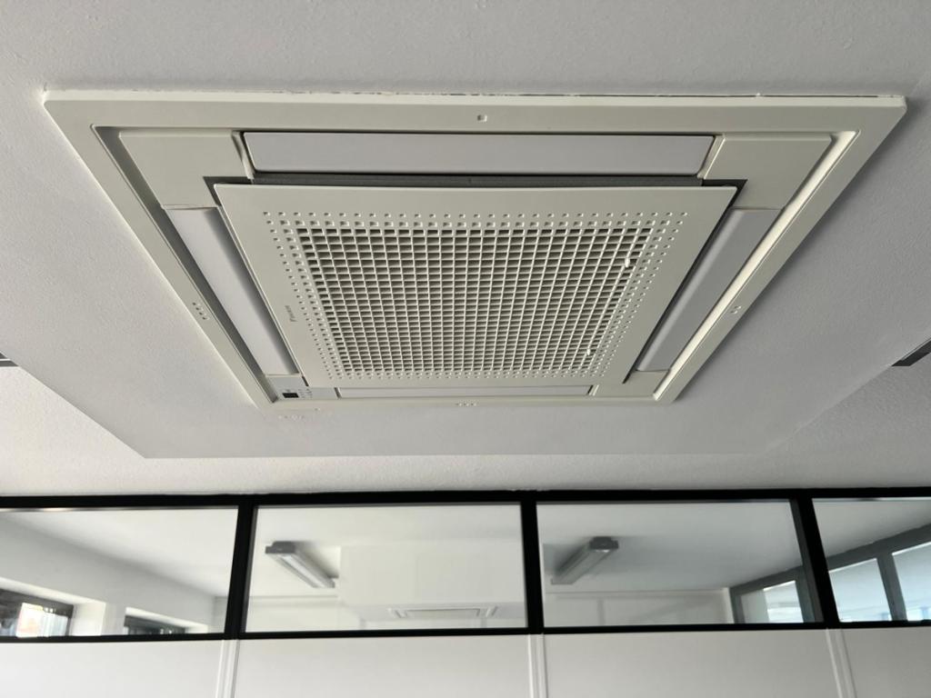 Klimaanlage (in jedem Raum)