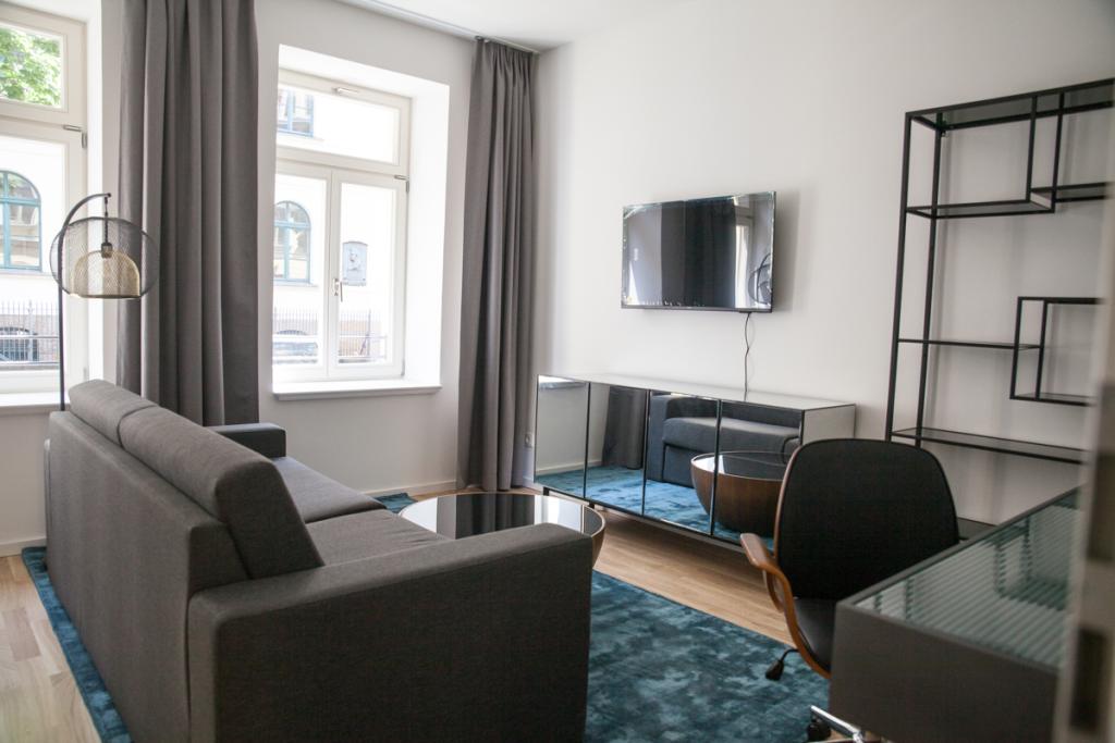 Frisch saniert!!! Tolle 2 Raumwohnung mit Balkon. - Foto 1