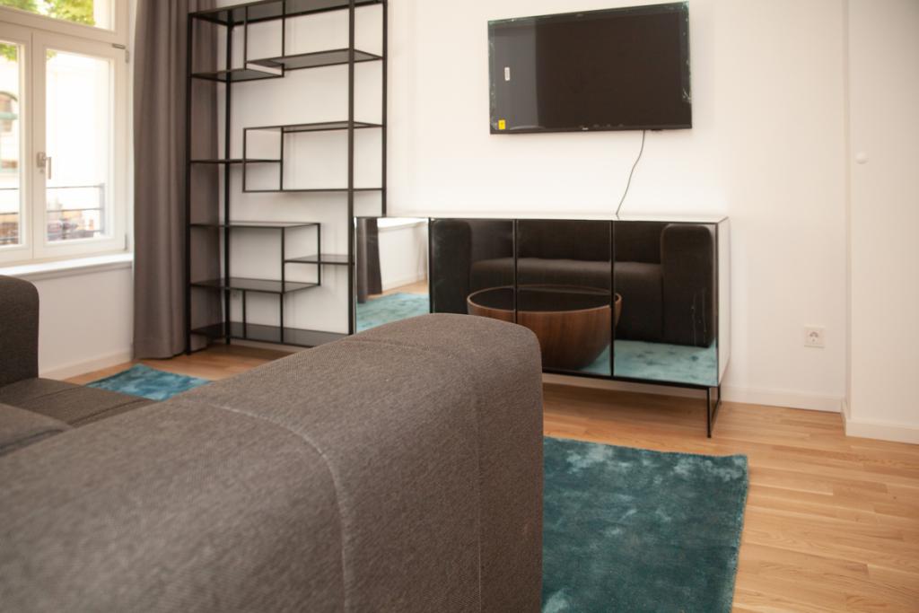 Frisch sanierte 2 Zimmerwohnung mit Einbauküche!!! Möblierung möglich. - Foto 1