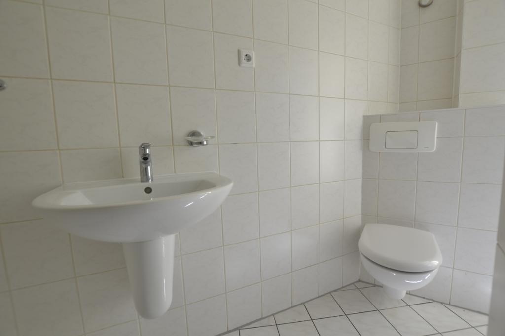 I kompakte 3-RW in Wahren I Balkon I Laminat I Wannenbad I - Photo 2