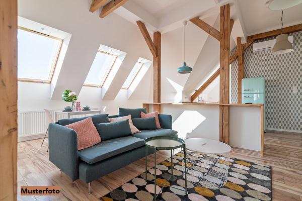 Solide 3-Zimmer-Wohnung im Dachgeschoss - provisionsfrei