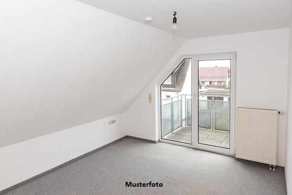 3-Zimmer-Wohnung nebst 2 Stellplätzen in guter Wohnlage