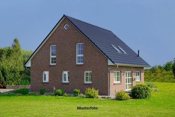 Freistehendes Einfamilienhaus nebst Büroeinheit
