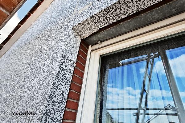 Gute Lage - Wohn-/Geschäftshaus mit 3 Garagen und 8 Stellplätzen – vielseitig nutzbar