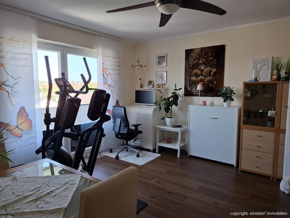 Einziehen - Wohlfühlen - Fertig 3 Zimmerwohnung in gepflegtem Mehrfamilienhaus - Foto 4