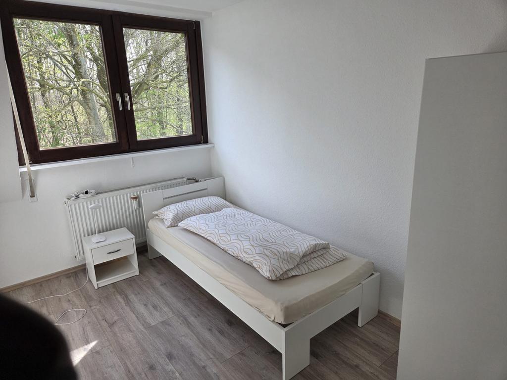 Voll Möbliert , vollständig ausgestattet und bezugsfertig 59qm Wohnung am Wald - Photo 1
