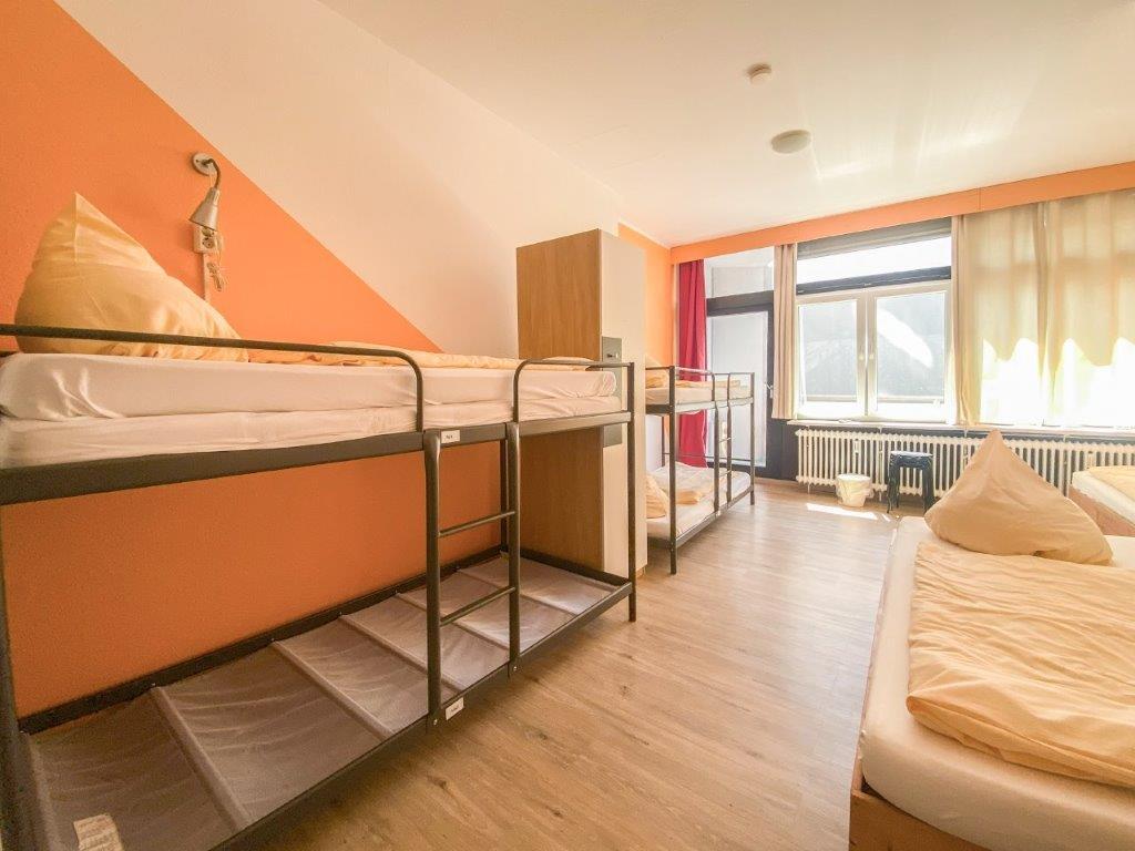 Zimmer 6 Betten