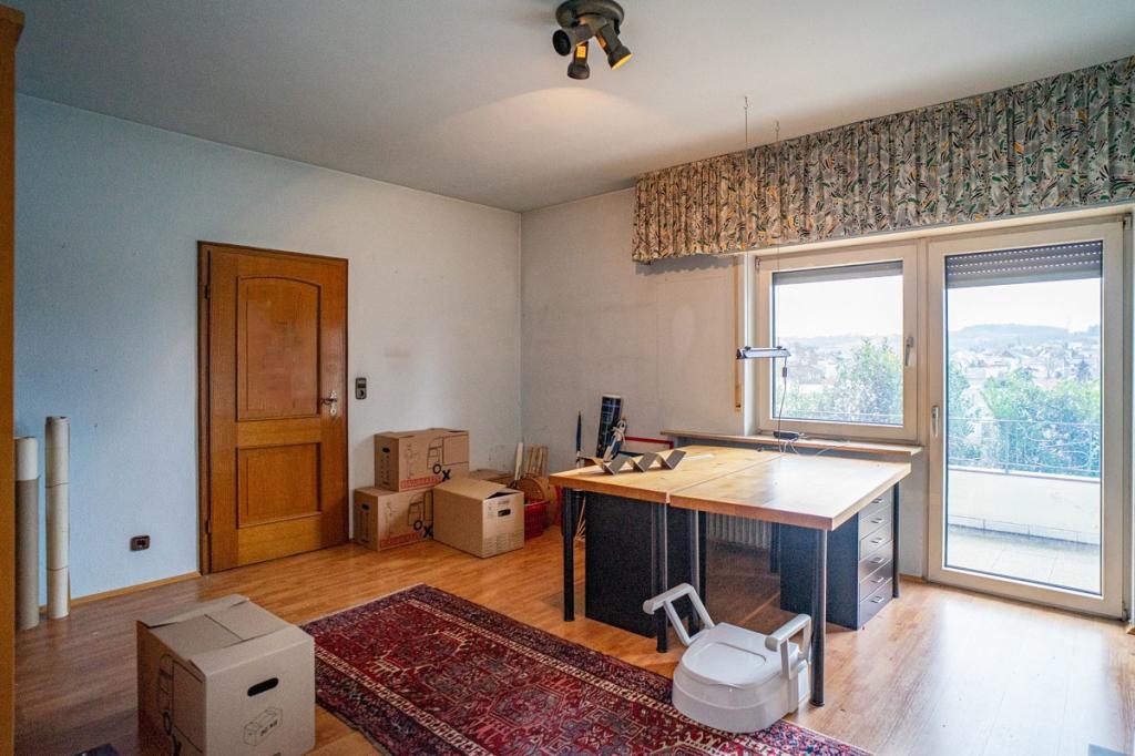Zimmer mit Balkon