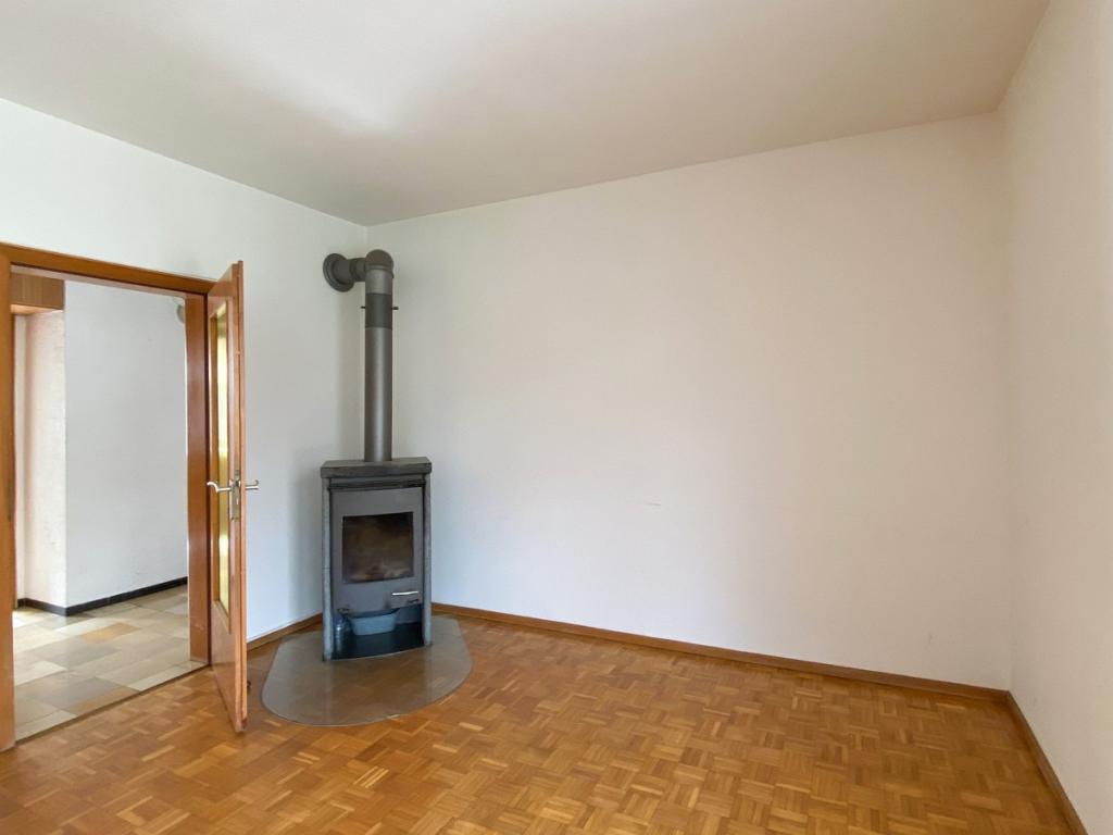 Zimmer mit Ofen