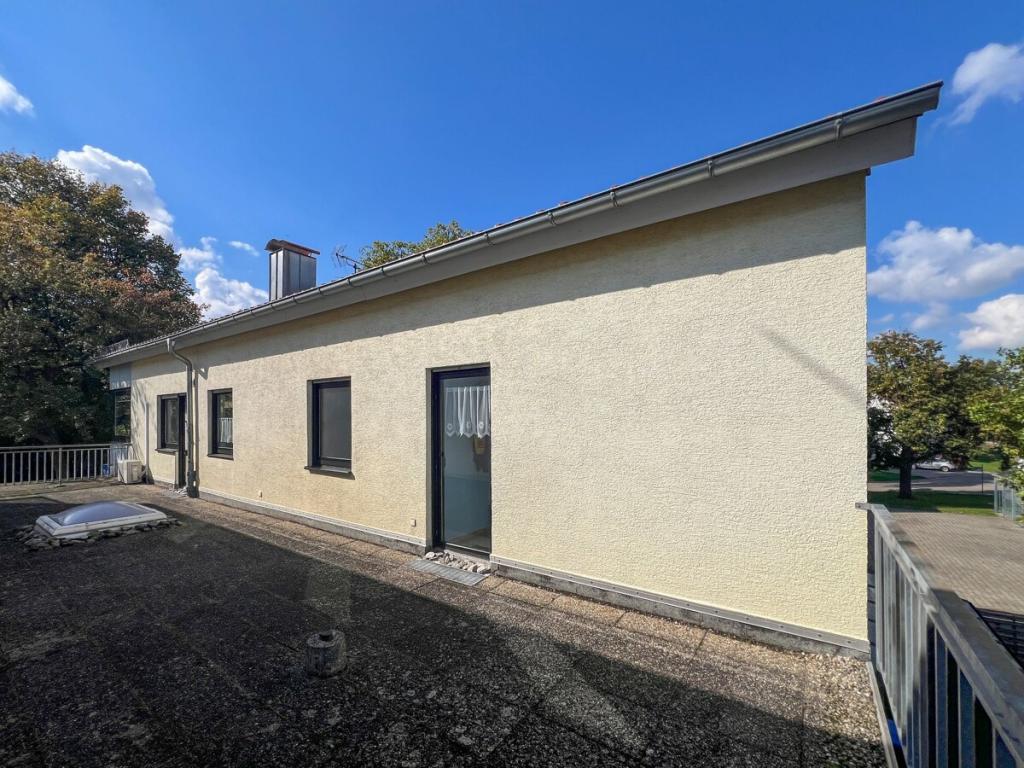 Wohnung: Dachterrasse Zugang Treppenhaus