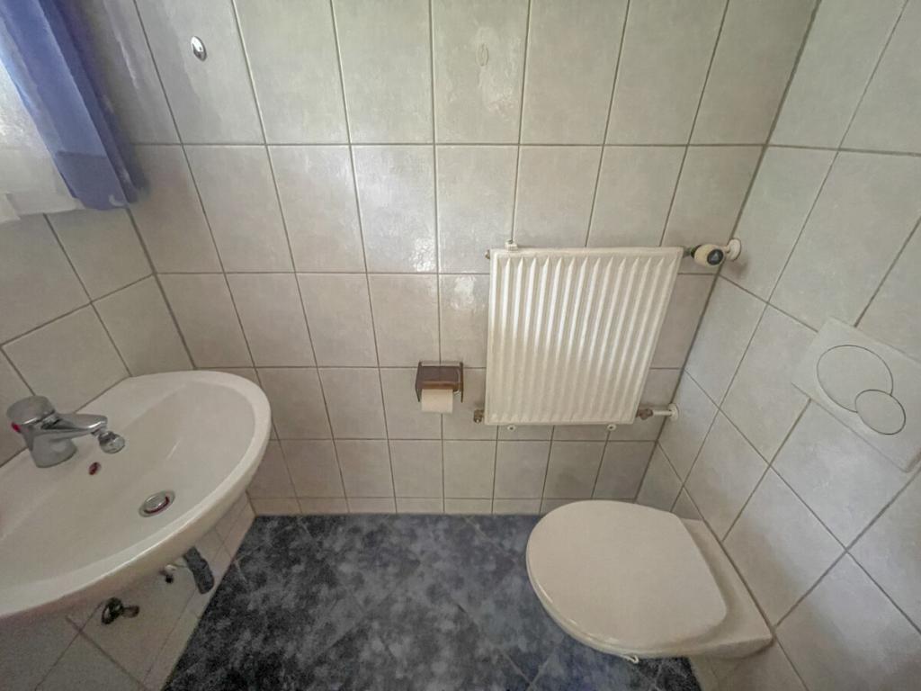 Gäste-WC EG