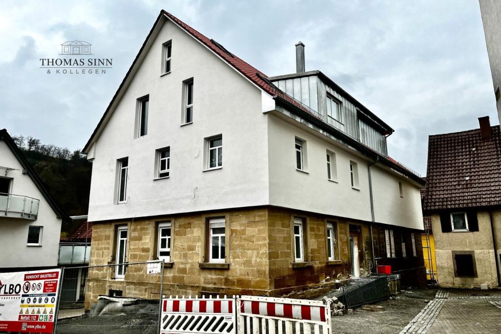 Stilvoll wohnen im historischen Ambiente – 3,5-Zimmer Hochparterre-Wohnung mit Balkon & sichtbarem Fachwerk“ - Foto 1