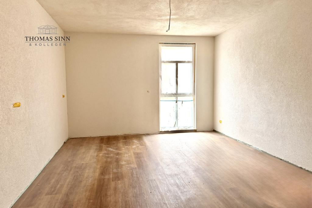 Besonderes Wohngefühl garantiert – 3,5-Zimmer Wohnung im 1. OG mit Balkon & historischem Charme - Foto 2