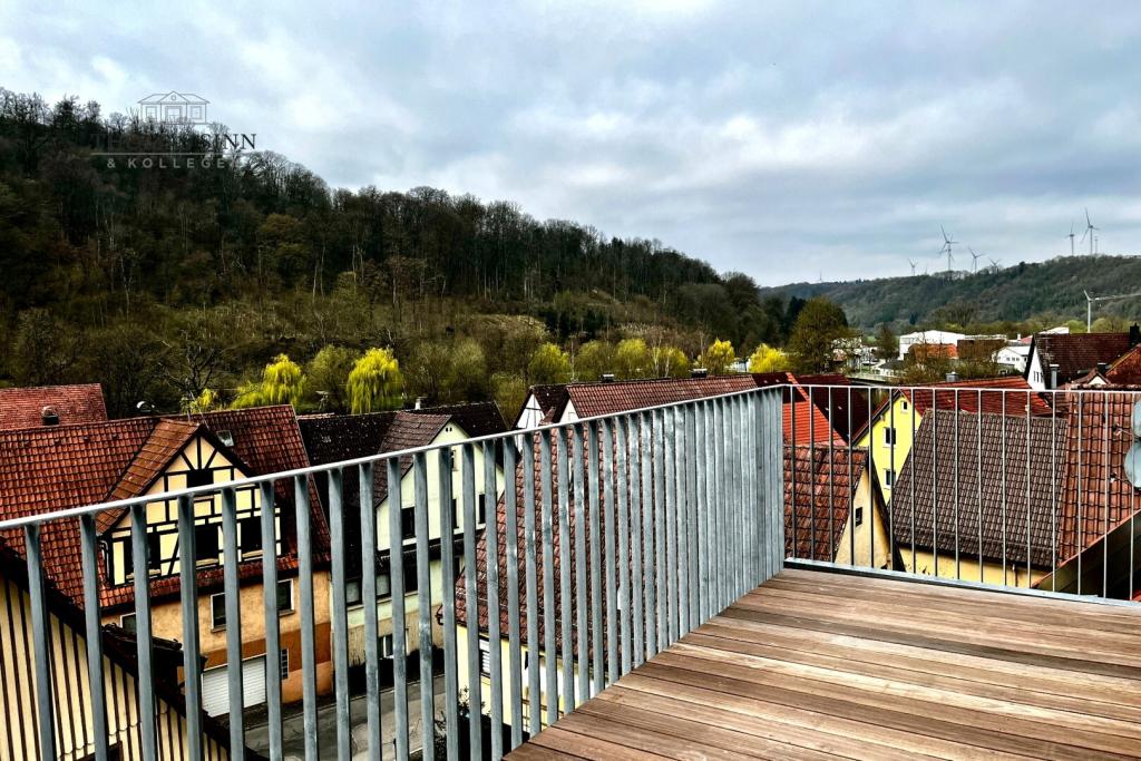 Exklusive 5,5-Zimmer Maisonette Wohnung mit Dachterrasse & traumhaftem Blick über Sindringen - Foto 3
